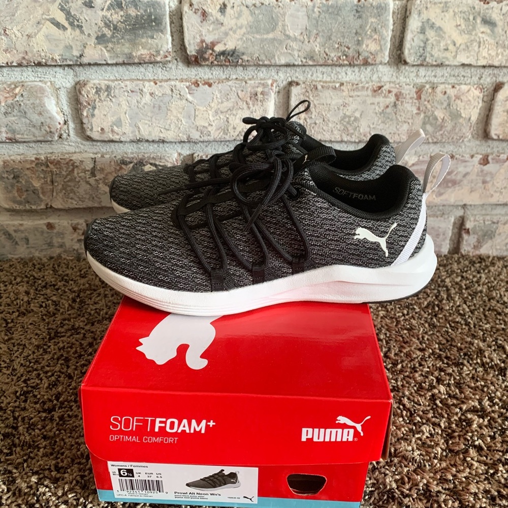 Women’s Puma Athletic Shoe
